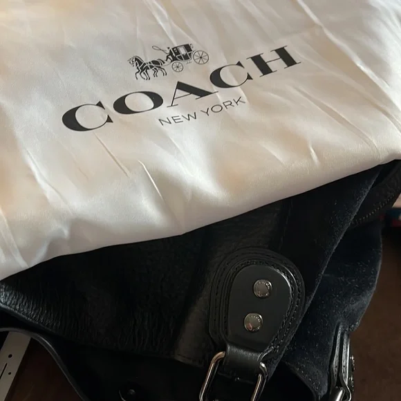 DESIGNER: Coach mixed leather Edie bag - Picture 13 of 17